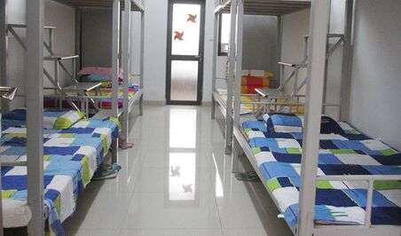 西安华山技工学校宿舍条件 寝室住宿及食堂环境情况 西安华山技工学校宿舍条件 寝室住宿及食堂环境情况