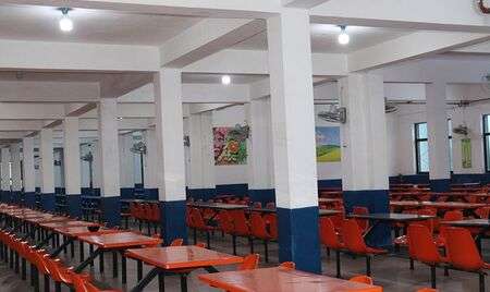 西安华山技工学校宿舍条件 寝室住宿及食堂环境情况 西安华山技工学校宿舍条件 寝室住宿及食堂环境情况